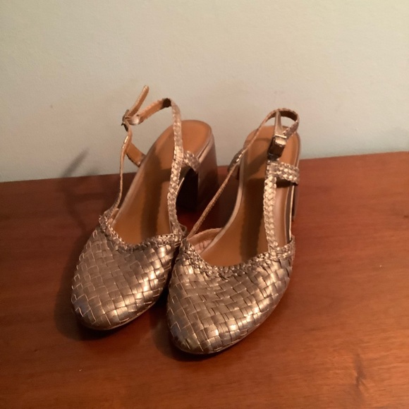 HALSTON Gold Leather Shoes - Picture 1 of 5